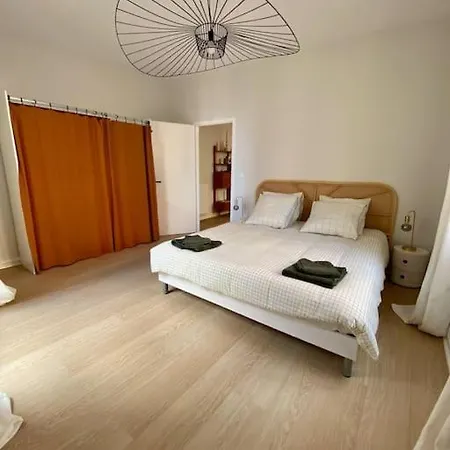 Apartman Centre Gare / Darcy Dijon